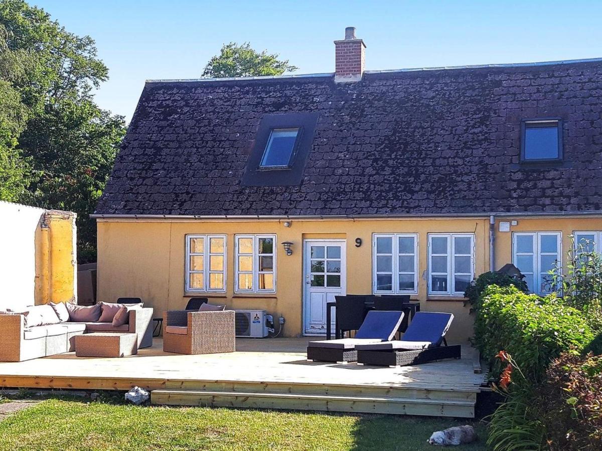 4 Person Holiday Home In Bandholm エクステリア 写真